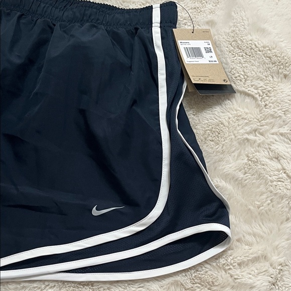Nike Women's Black and White Athletic Shorts - Picture 5 of 5